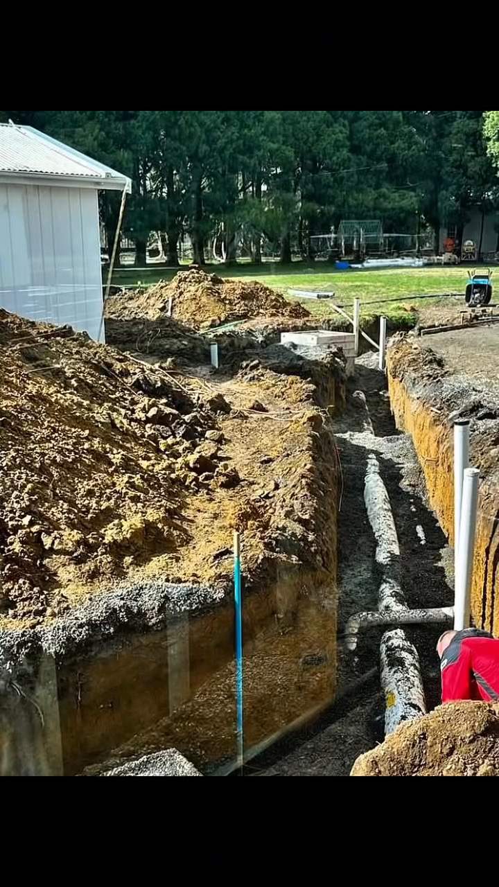 Multi-run trench — Water, sewer and stormwater laid together